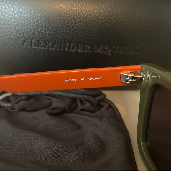 NWOT. Alexander McQueen sunglasses. - Picture 6 of 6